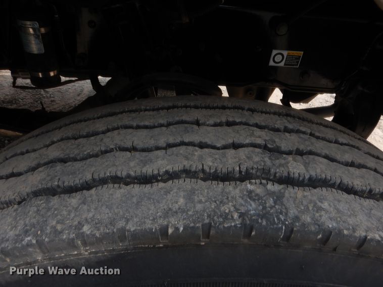 image for item DG7212 2013 Peterbilt 337  service truck with crane