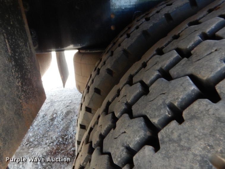 image for item DG7212 2013 Peterbilt 337  service truck with crane