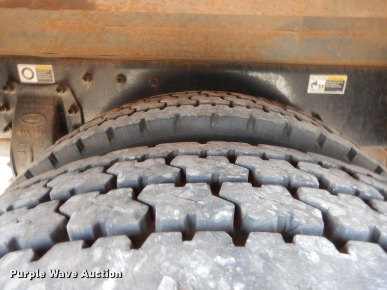 image for item DG7212 2013 Peterbilt 337  service truck with crane