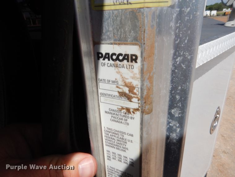 image for item DG7212 2013 Peterbilt 337  service truck with crane