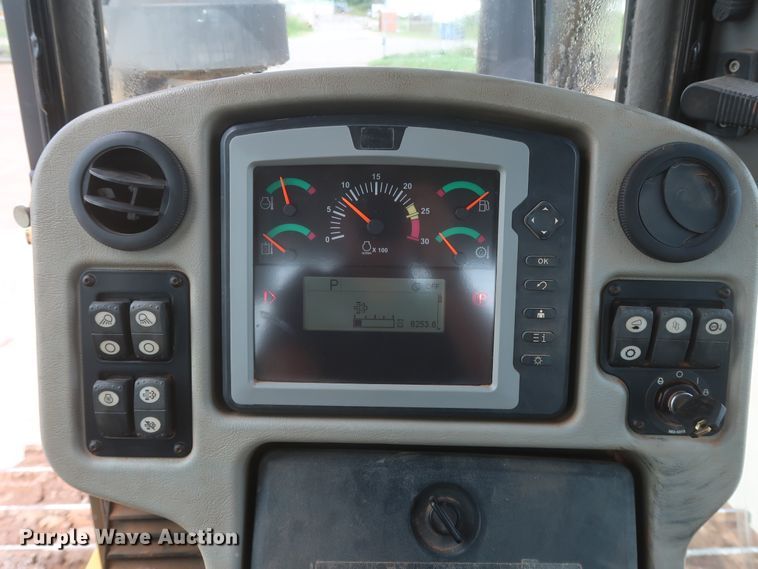 image for item DG7237 2013 Caterpillar D6T XL  dozer