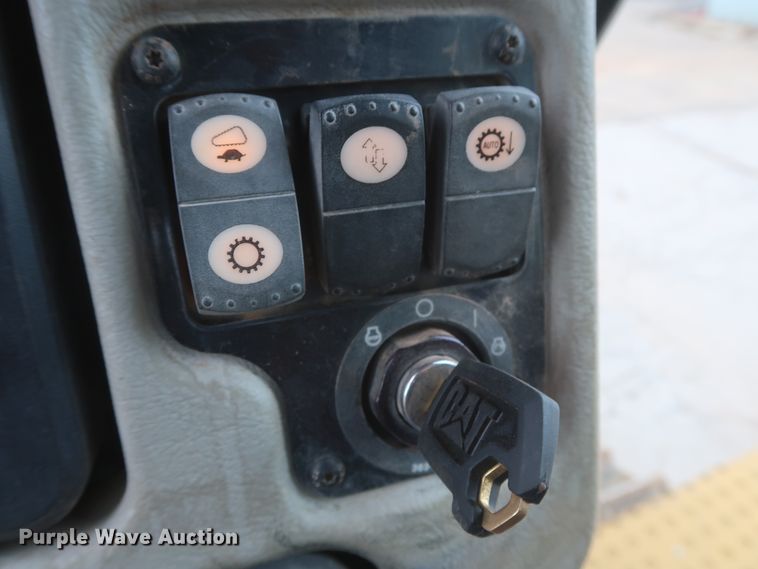 image for item DG7238 2012 Caterpillar D6T XL  dozer