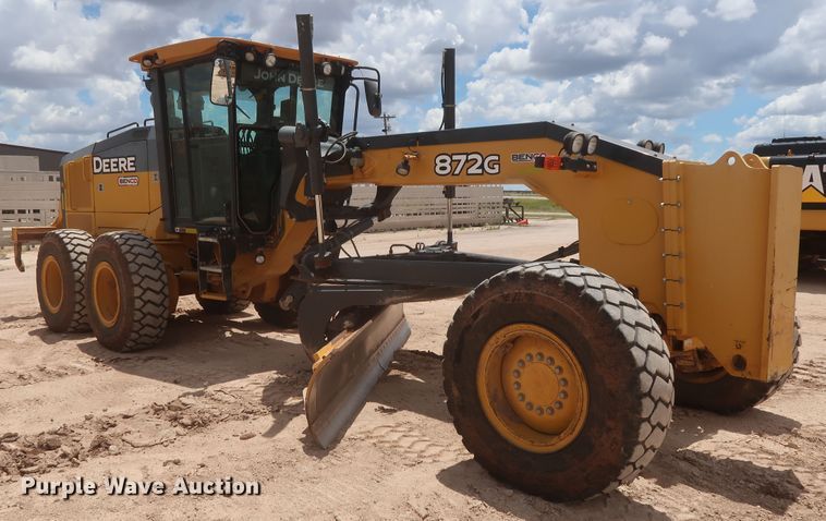 image for item DH0939 2017 John Deere 872G  motor grader