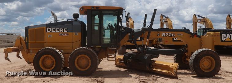 image for item DH0939 2017 John Deere 872G  motor grader