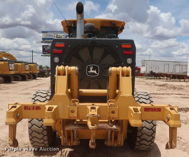 image for item DH0939 2017 John Deere 872G  motor grader