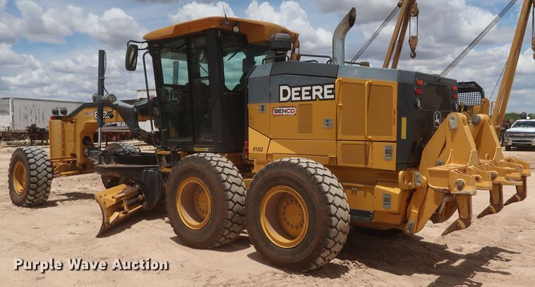 image for item DH0939 2017 John Deere 872G  motor grader