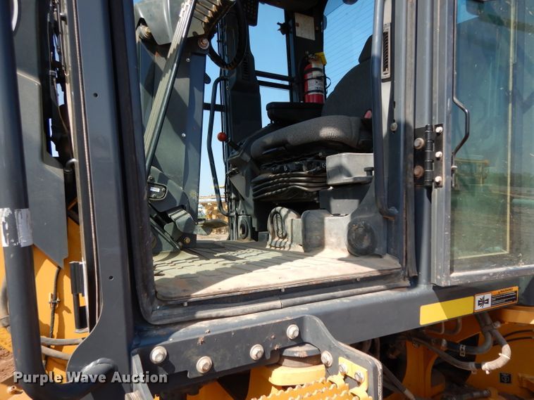 image for item DH0939 2017 John Deere 872G  motor grader