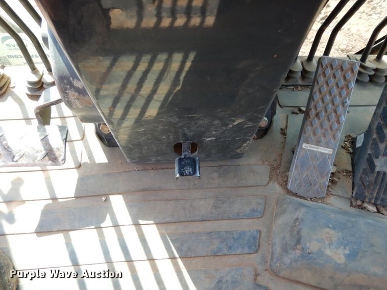 image for item DH0939 2017 John Deere 872G  motor grader