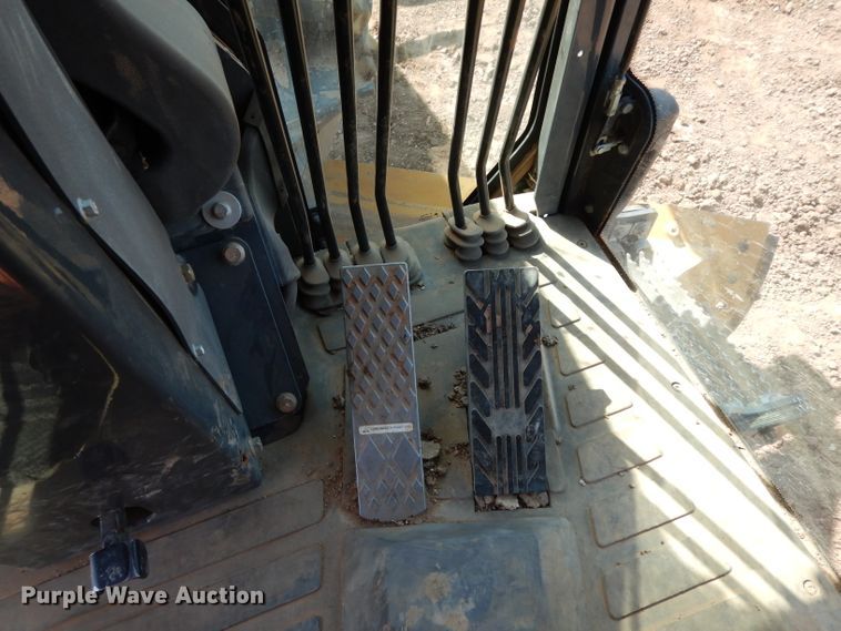 image for item DH0939 2017 John Deere 872G  motor grader