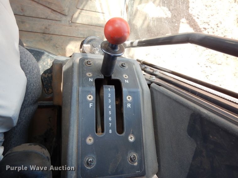 image for item DH0939 2017 John Deere 872G  motor grader