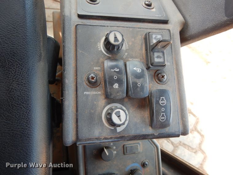 image for item DH0939 2017 John Deere 872G  motor grader