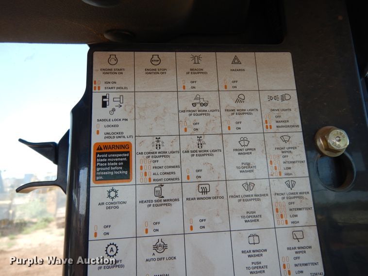 image for item DH0939 2017 John Deere 872G  motor grader