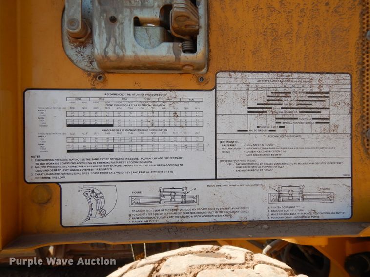 image for item DH0939 2017 John Deere 872G  motor grader