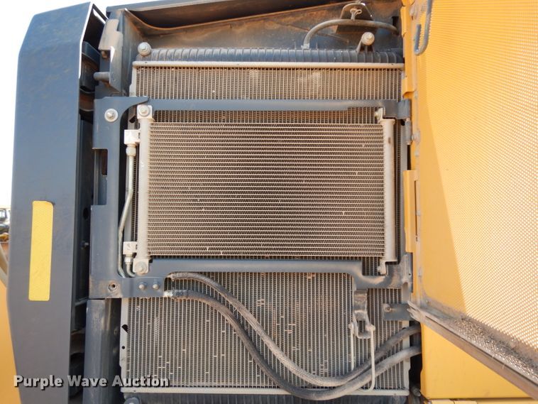 image for item DH0939 2017 John Deere 872G  motor grader