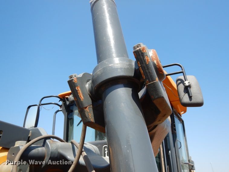 image for item DH0939 2017 John Deere 872G  motor grader