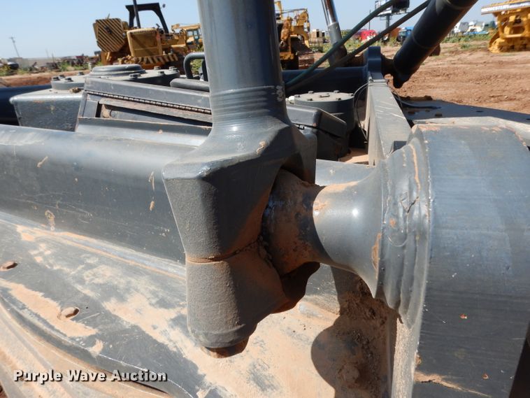 image for item DH0939 2017 John Deere 872G  motor grader