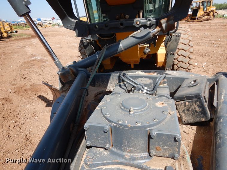 image for item DH0939 2017 John Deere 872G  motor grader