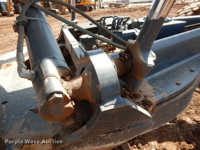 image for item DH0939 2017 John Deere 872G  motor grader