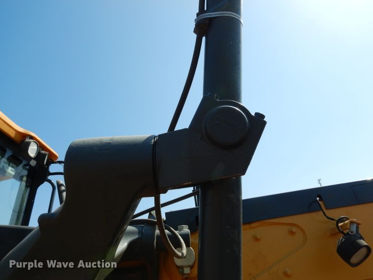 image for item DH0939 2017 John Deere 872G  motor grader