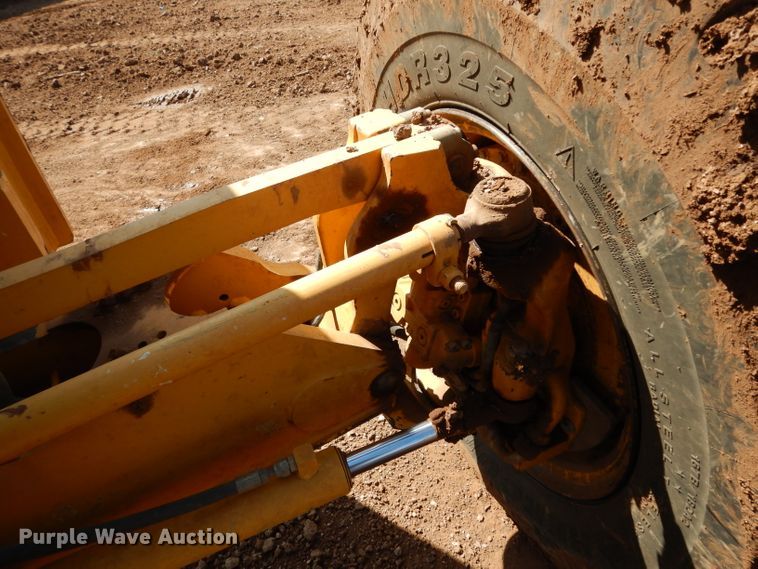 image for item DH0939 2017 John Deere 872G  motor grader