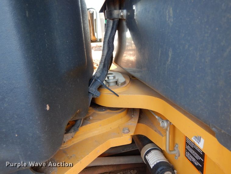 image for item DH0939 2017 John Deere 872G  motor grader