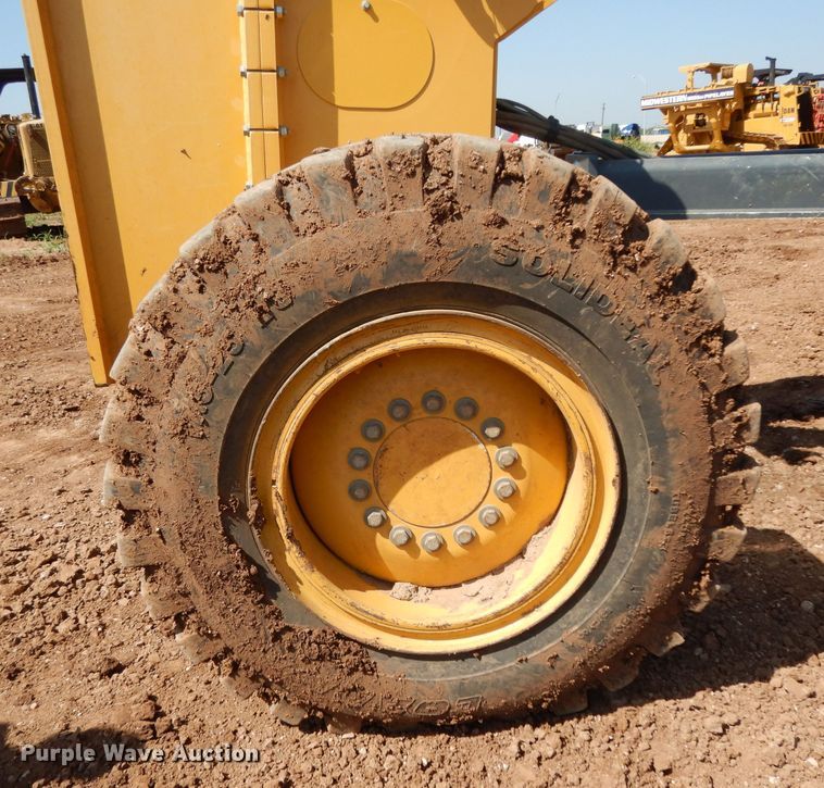 image for item DH0939 2017 John Deere 872G  motor grader