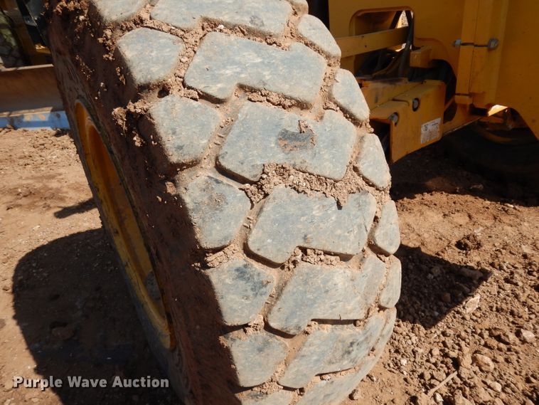 image for item DH0939 2017 John Deere 872G  motor grader