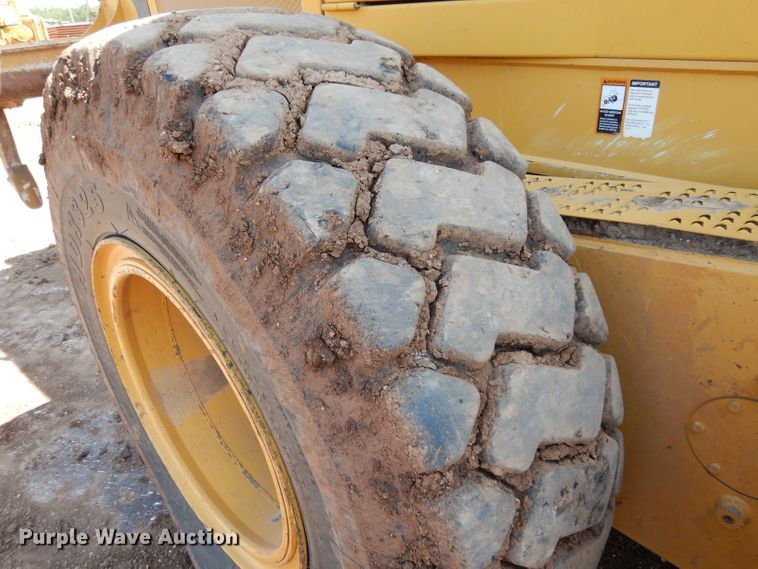 image for item DH0939 2017 John Deere 872G  motor grader