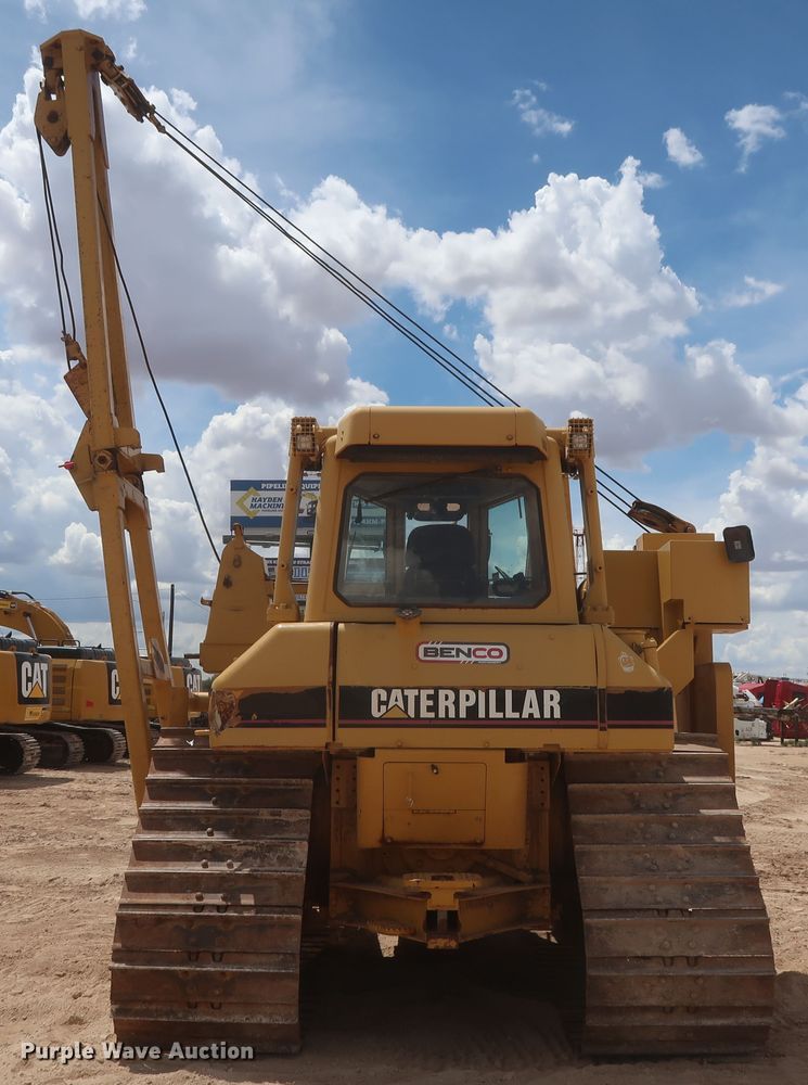 image for item DH0940 2004 Caterpillar D6N LGP  pipelayer