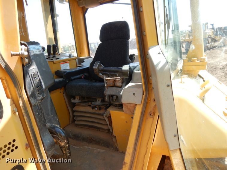 image for item DH0940 2004 Caterpillar D6N LGP  pipelayer