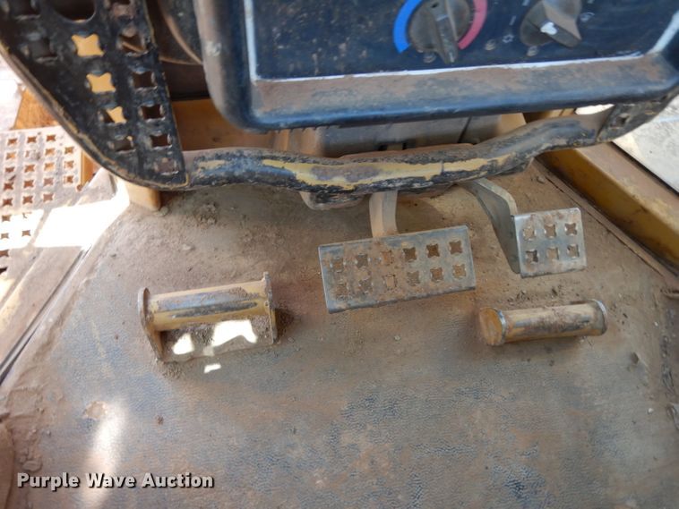 image for item DH0940 2004 Caterpillar D6N LGP  pipelayer