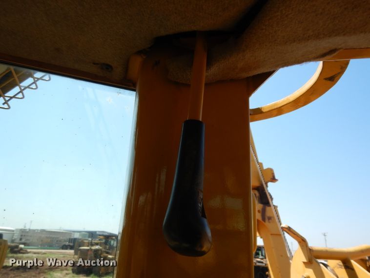 image for item DH0940 2004 Caterpillar D6N LGP  pipelayer