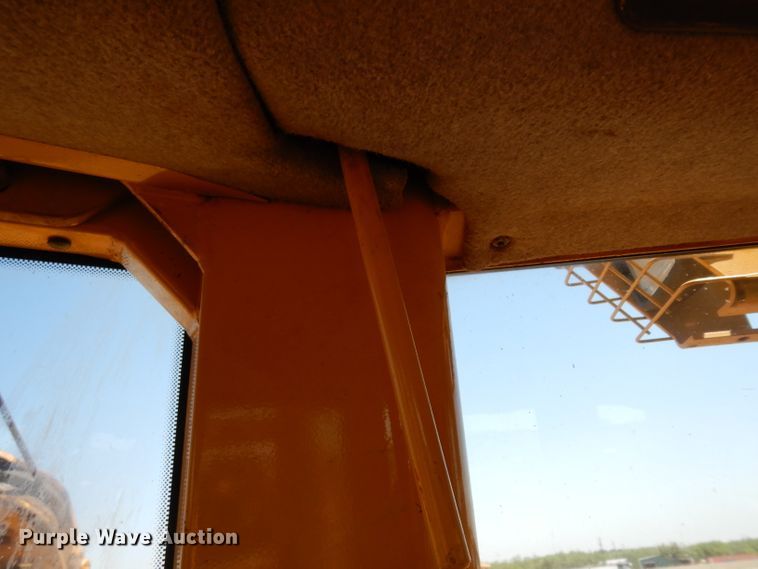 image for item DH0940 2004 Caterpillar D6N LGP  pipelayer