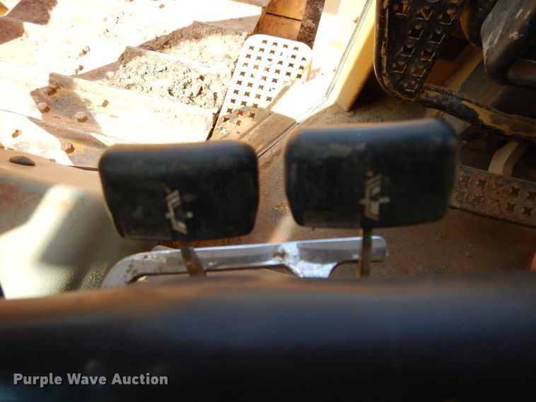 image for item DH0940 2004 Caterpillar D6N LGP  pipelayer