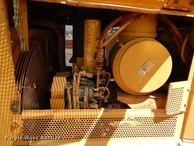 image for item DH0940 2004 Caterpillar D6N LGP  pipelayer