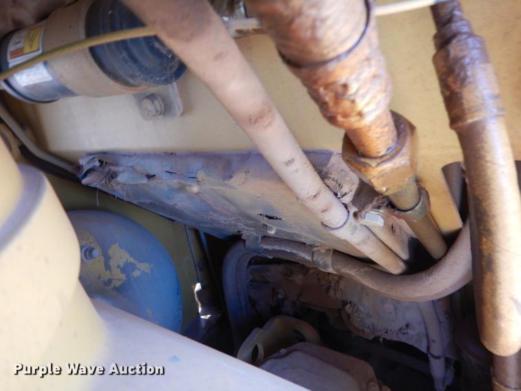 image for item DH0940 2004 Caterpillar D6N LGP  pipelayer