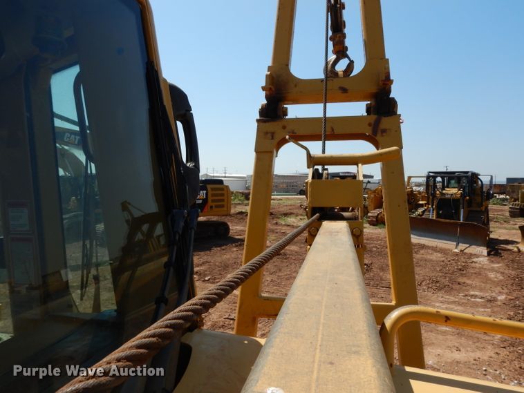 image for item DH0940 2004 Caterpillar D6N LGP  pipelayer