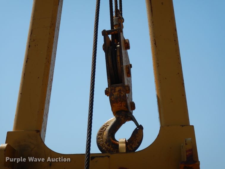 image for item DH0940 2004 Caterpillar D6N LGP  pipelayer