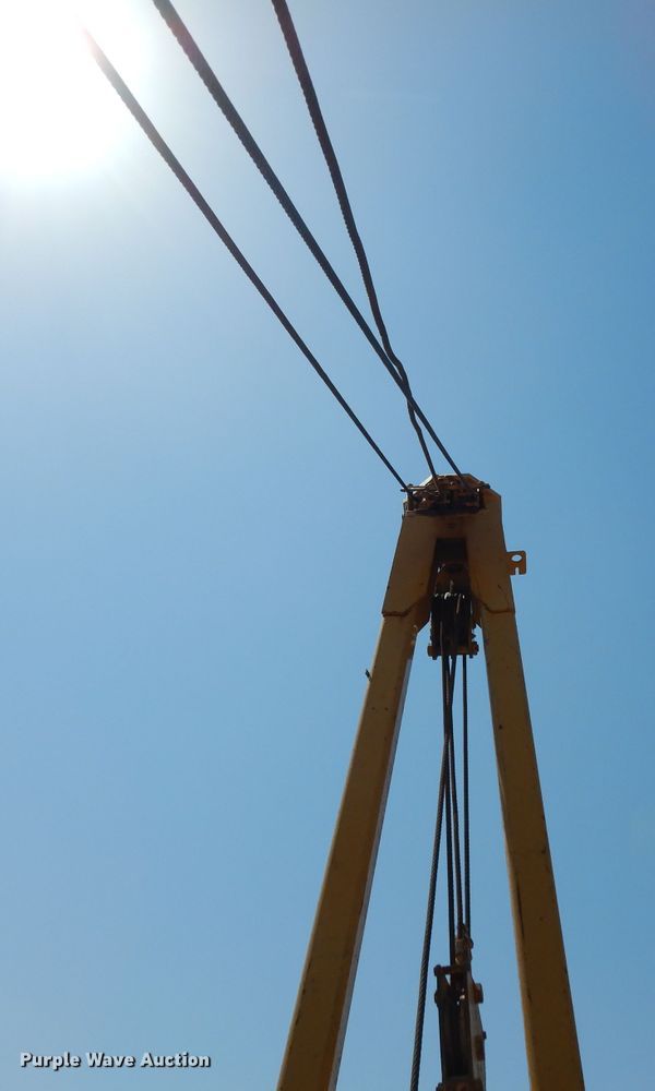 image for item DH0940 2004 Caterpillar D6N LGP  pipelayer