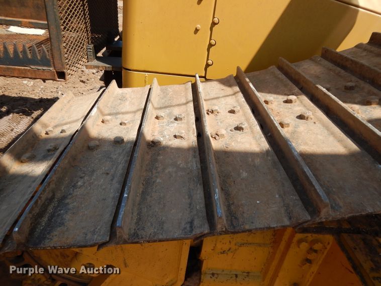 image for item DH0940 2004 Caterpillar D6N LGP  pipelayer