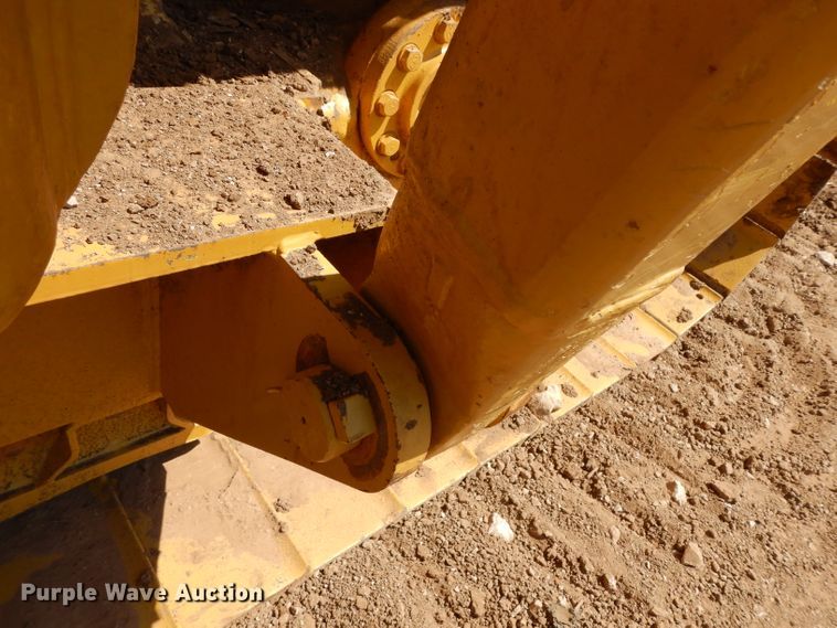 image for item DH0940 2004 Caterpillar D6N LGP  pipelayer