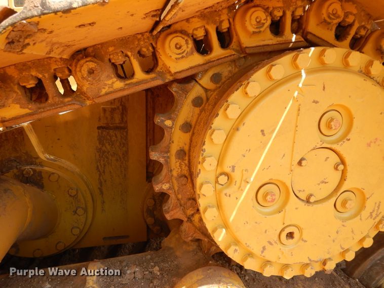 image for item DH0940 2004 Caterpillar D6N LGP  pipelayer