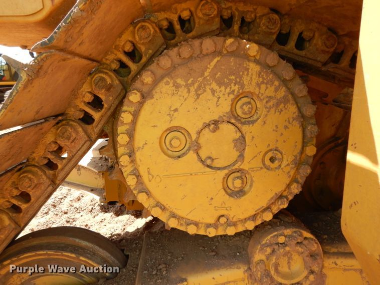 image for item DH0940 2004 Caterpillar D6N LGP  pipelayer