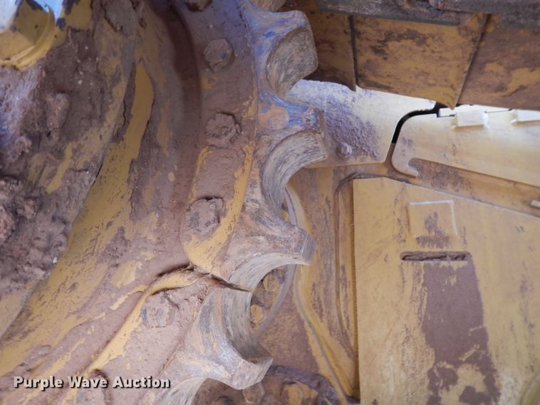 image for item DH0940 2004 Caterpillar D6N LGP  pipelayer