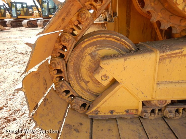 image for item DH0940 2004 Caterpillar D6N LGP  pipelayer