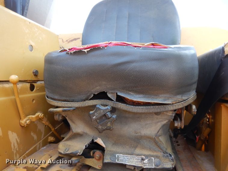 image for item DH0942 1976 Caterpillar D8K  pipelayer