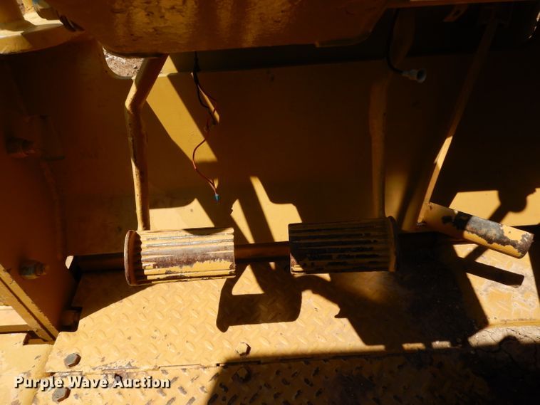 image for item DH0942 1976 Caterpillar D8K  pipelayer