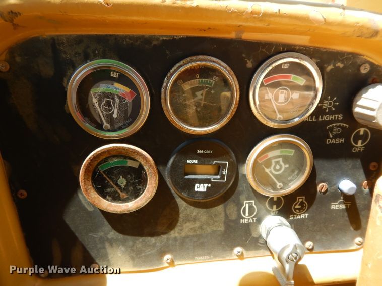 image for item DH0942 1976 Caterpillar D8K  pipelayer