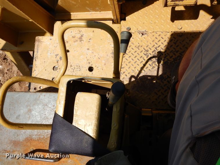 image for item DH0942 1976 Caterpillar D8K  pipelayer