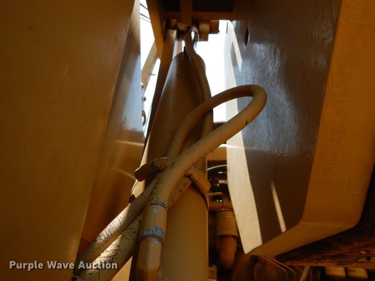 image for item DH0942 1976 Caterpillar D8K  pipelayer